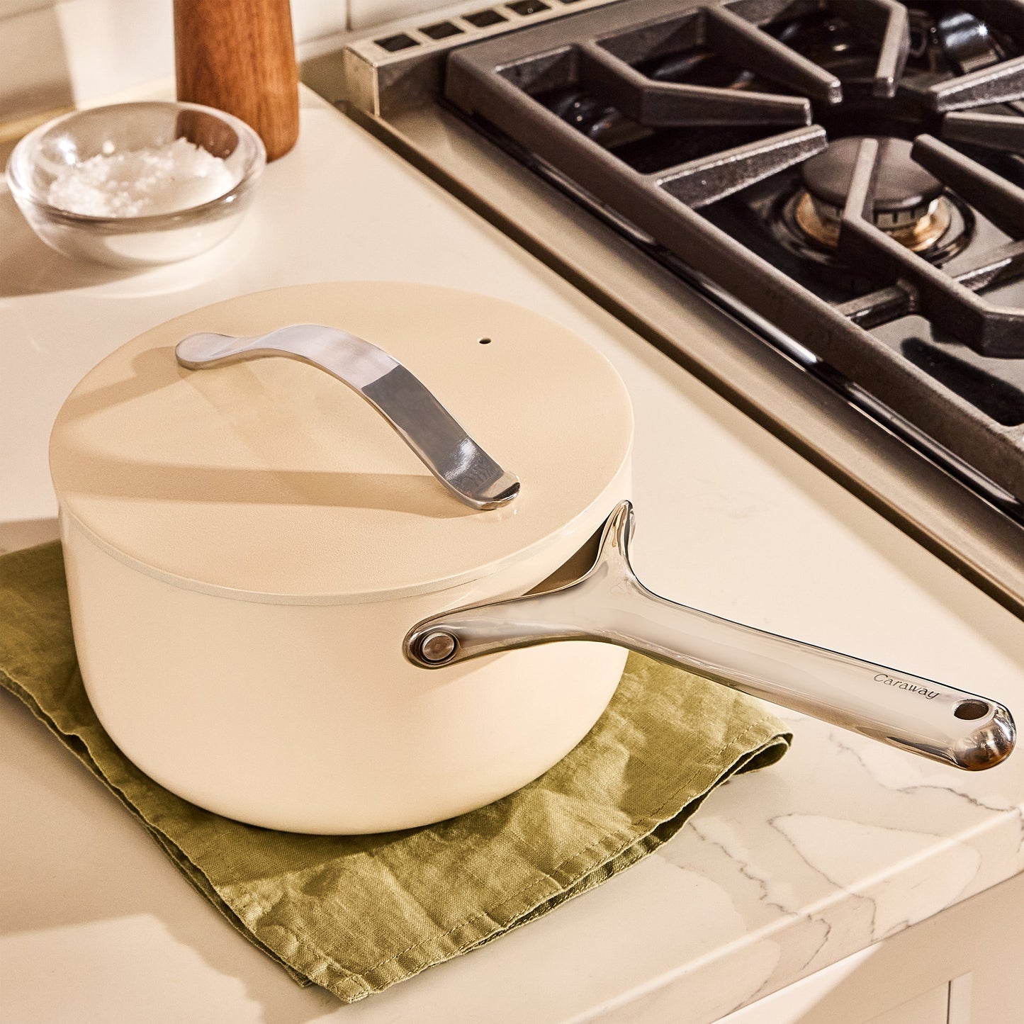 Ceramic Sauce Pan. 3 qt